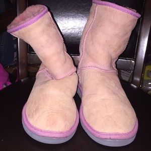 Short pink uggs size 9